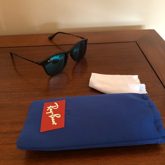 Ray ban kids polarised sunglasses - Picture 3 of 3